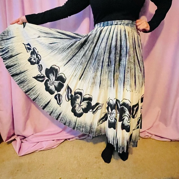 Repro cotton Mexican style skirt: Good condition. - Picture 3 of 3